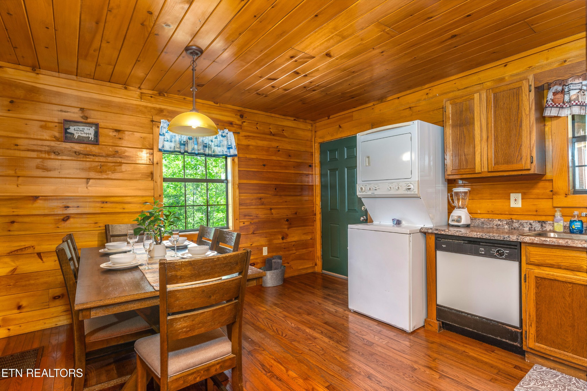3272 Lost Branch Road Sevierville, TN 37862 - Photo 16 of 40 Gallery Image 16