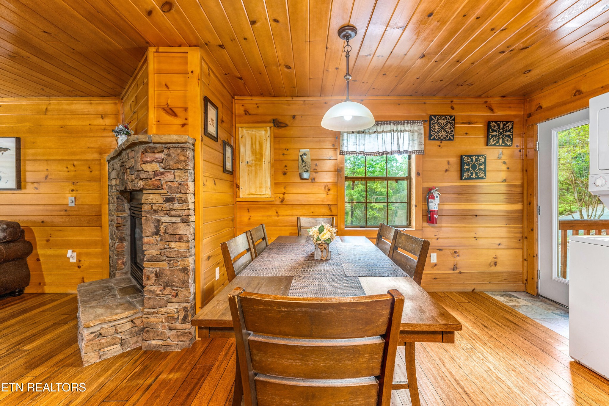 3272 Lost Branch Road Sevierville, TN 37862 - Photo 5 of 40 Gallery Image 5