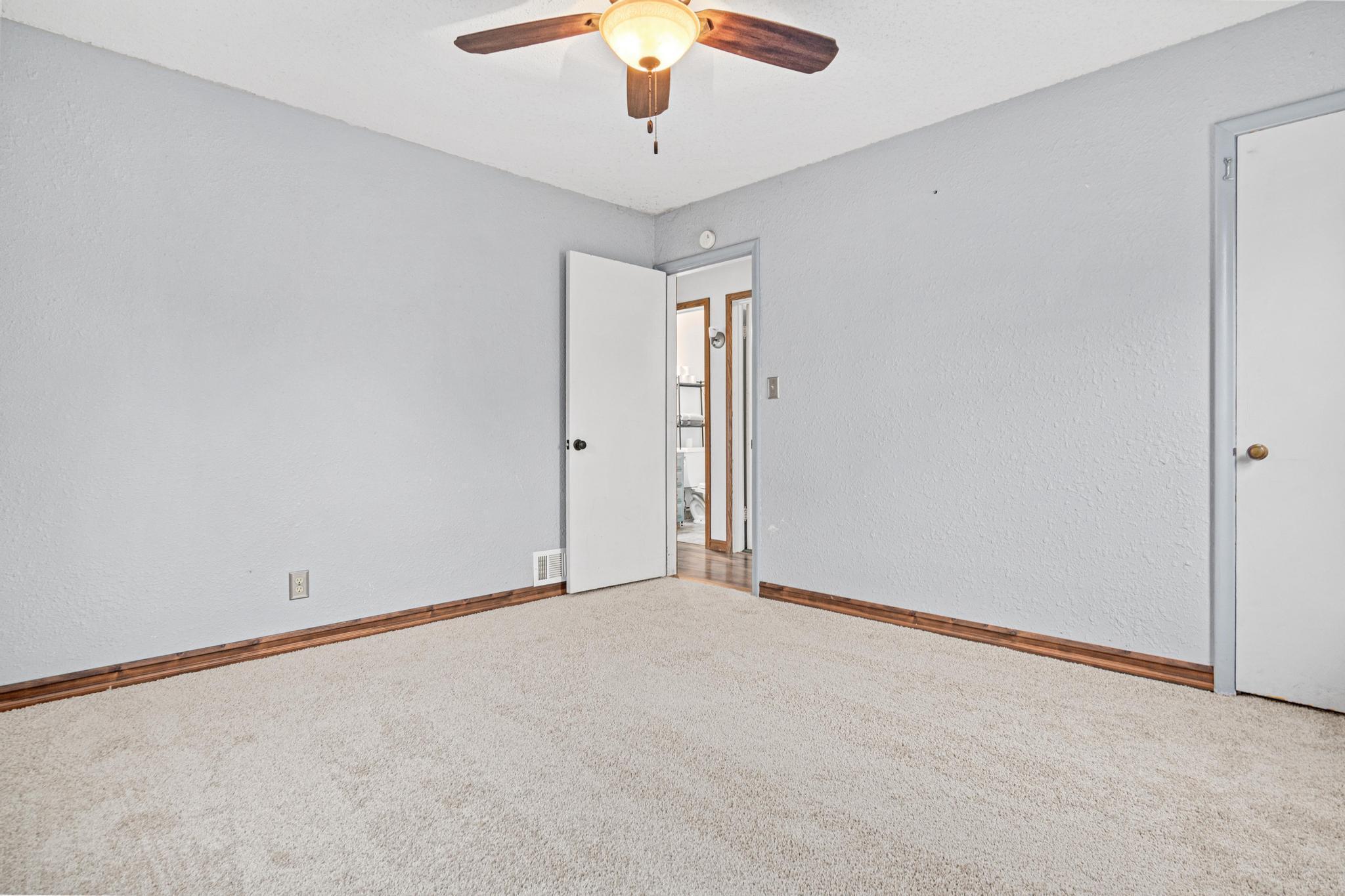 2466 Clearview Avenue Mounds View, MN 55112 - Photo 12 of 40