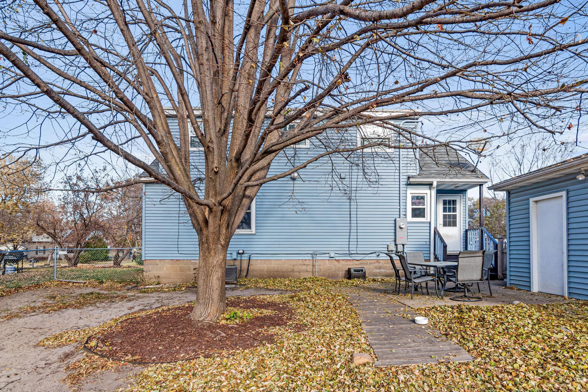 2466 Clearview Avenue Mounds View, MN 55112 - Photo 35 of 40