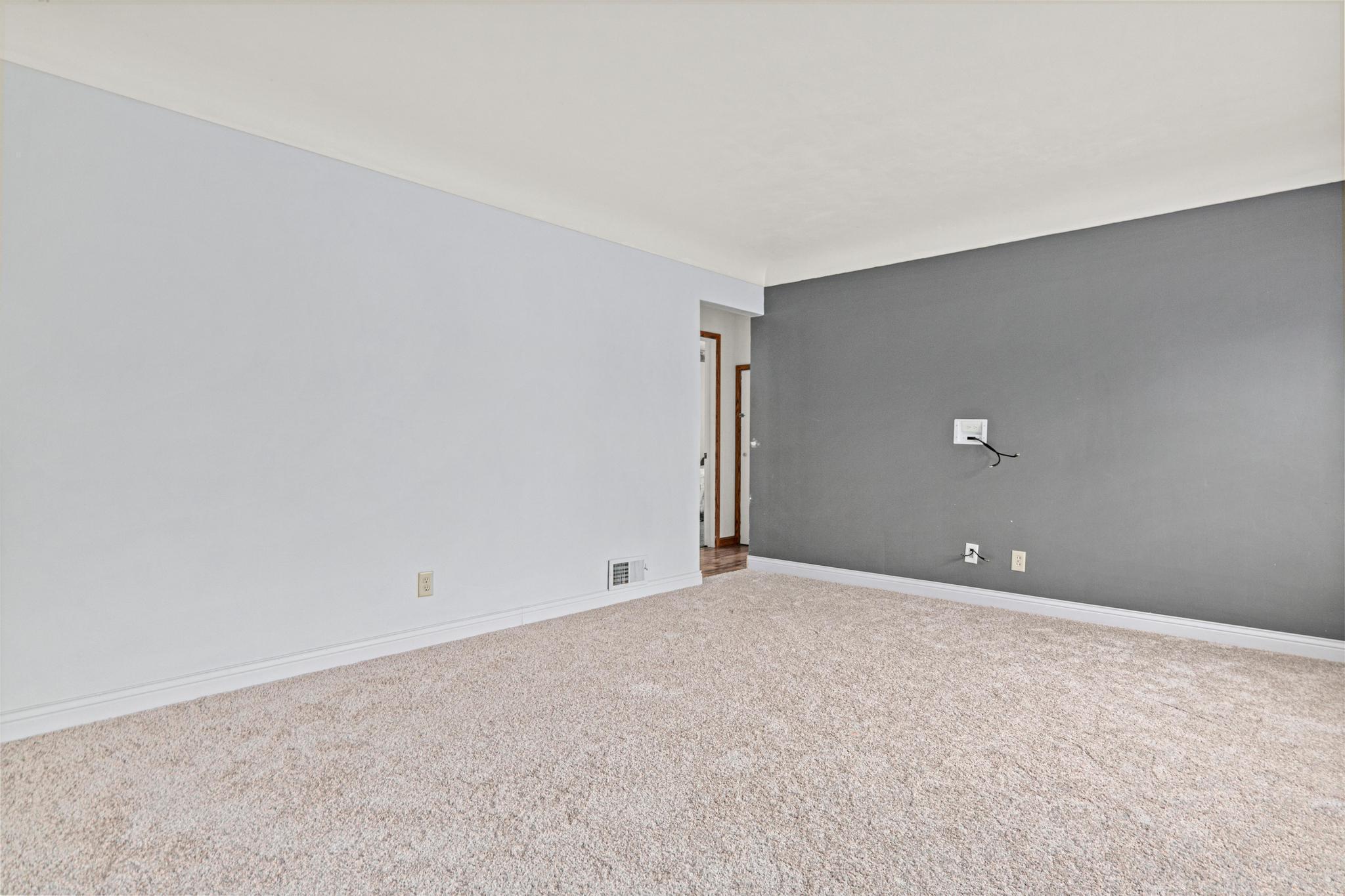 2466 Clearview Avenue Mounds View, MN 55112 - Photo 4 of 40