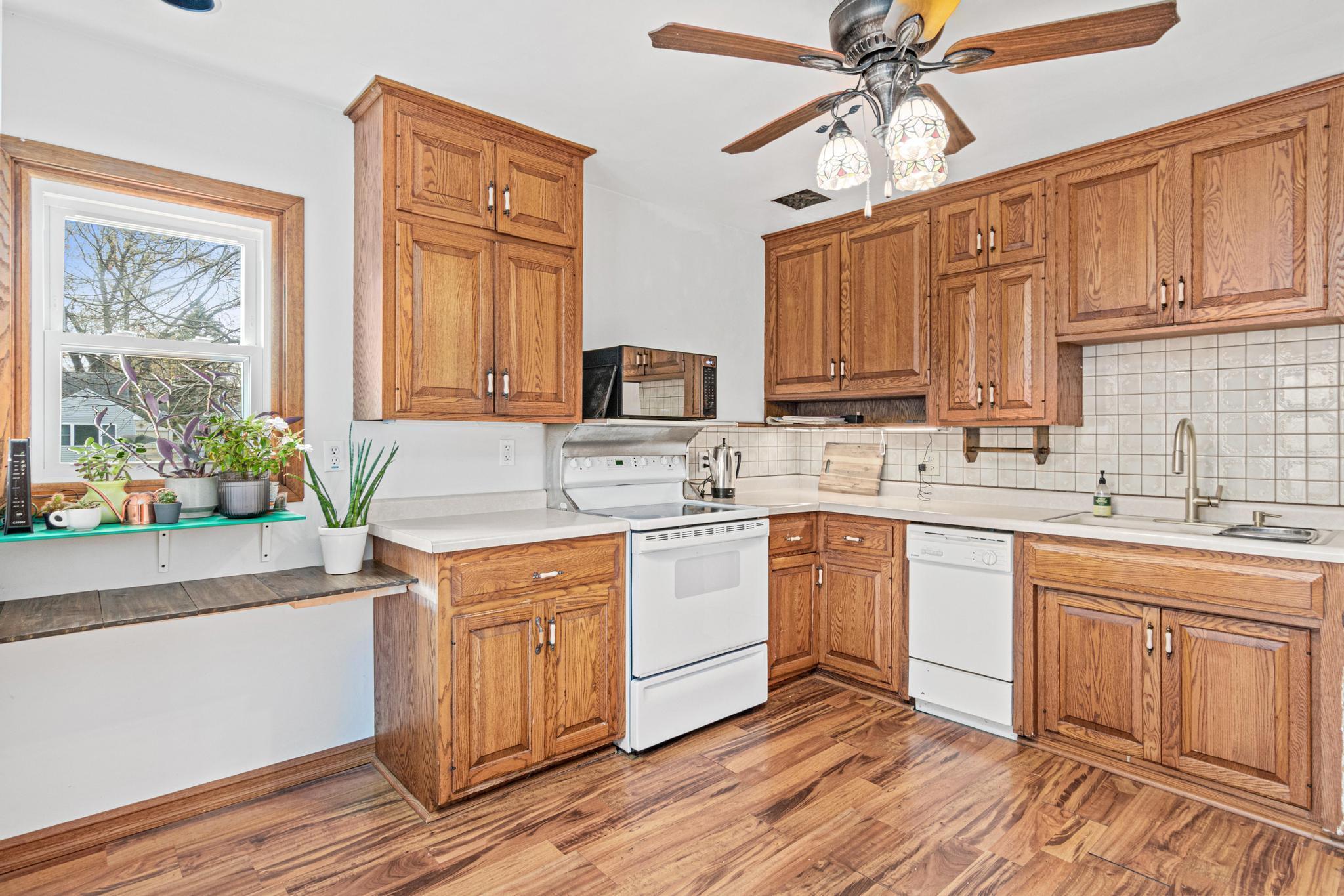 2466 Clearview Avenue Mounds View, MN 55112 - Photo 8 of 40