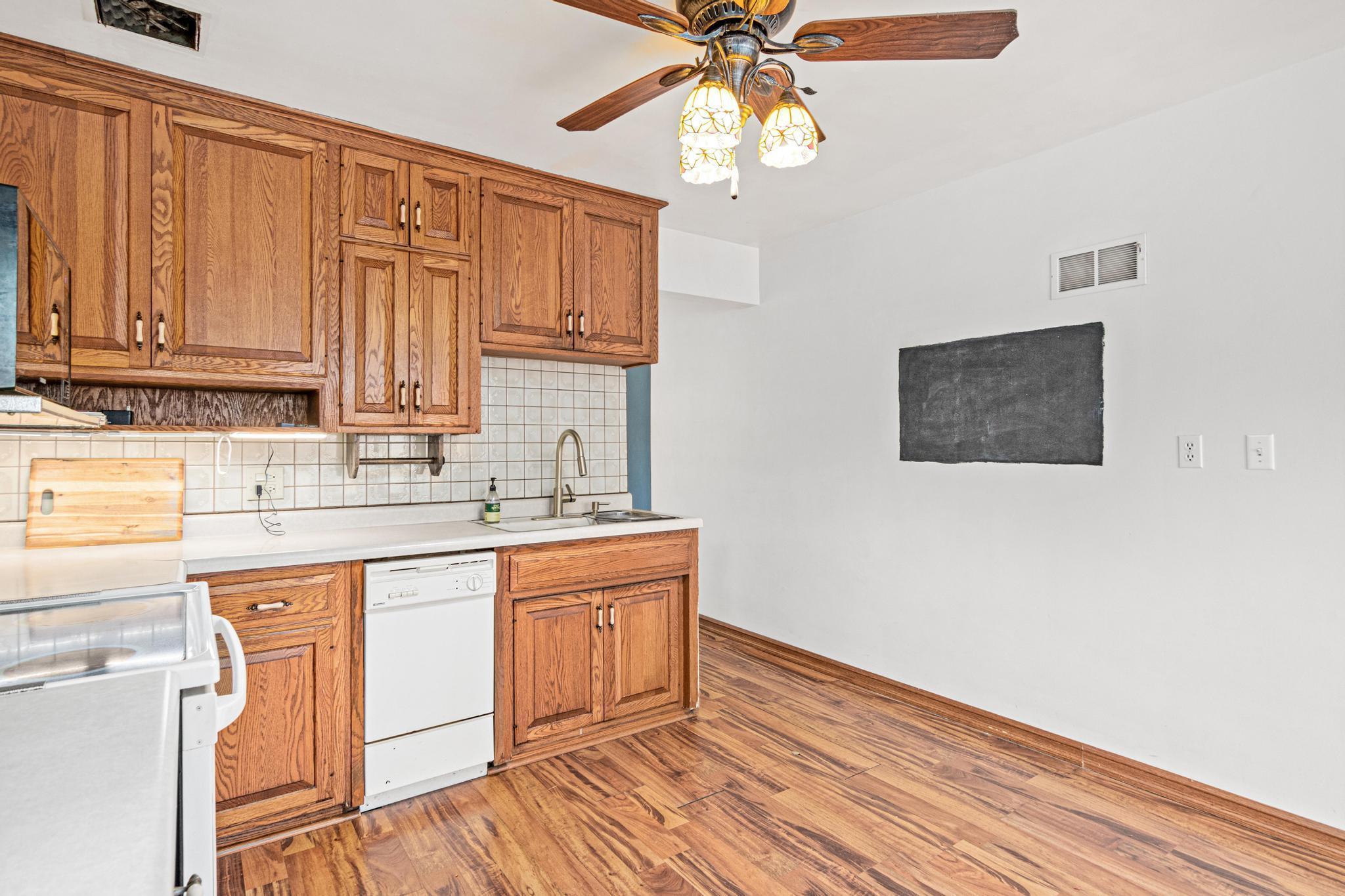 2466 Clearview Avenue Mounds View, MN 55112 - Photo 9 of 40