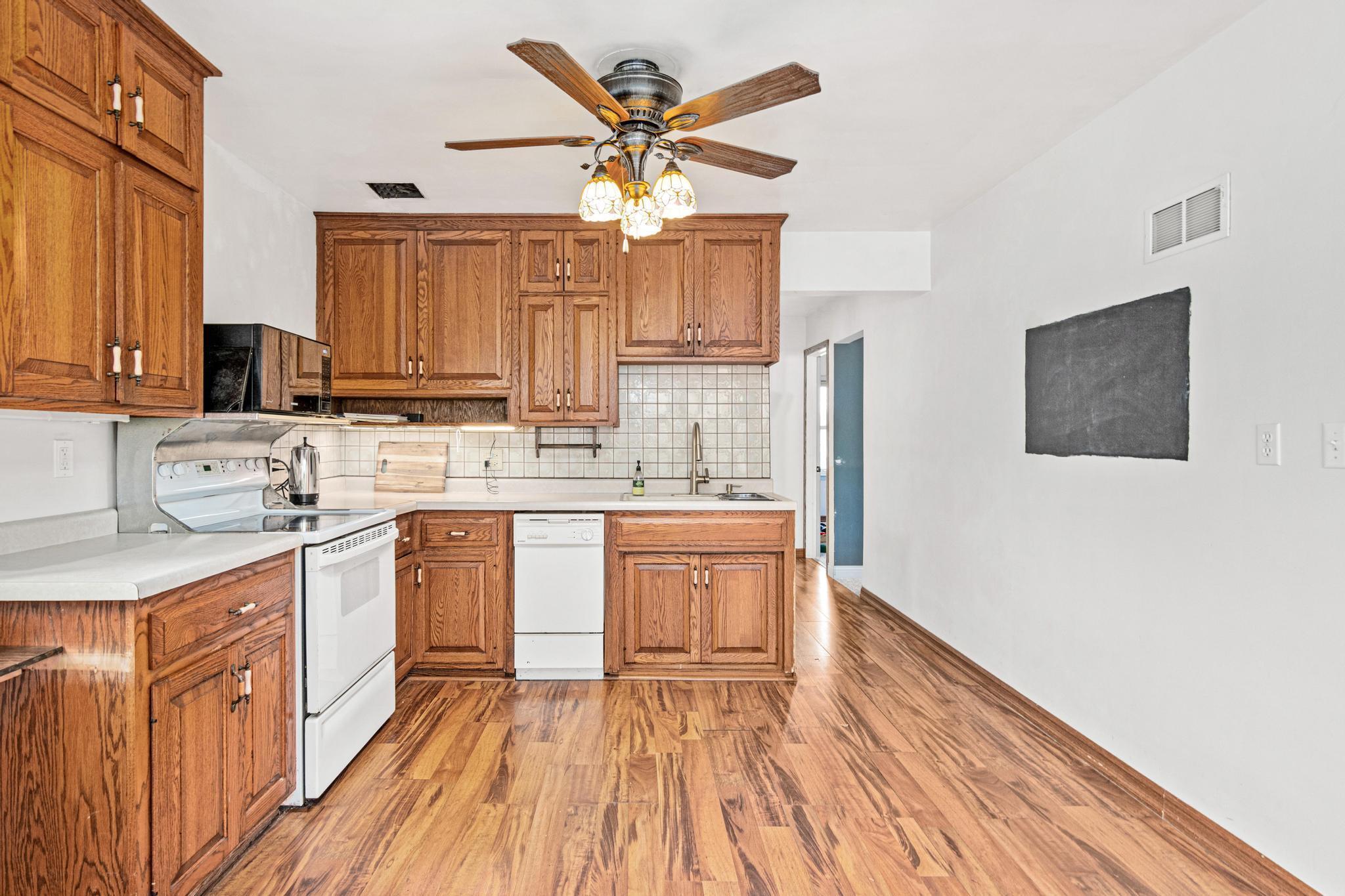 2466 Clearview Avenue Mounds View, MN 55112 - Photo 10 of 40