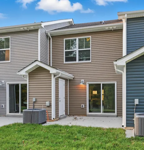 $215,900 | 129 Quarry Point Drive, Unit C129, Clarksville, TN 37043