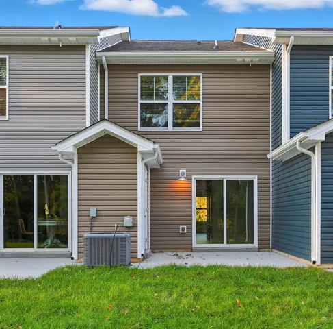 $215,900 | 129 Quarry Point Drive, Unit C129, Clarksville, TN 37043