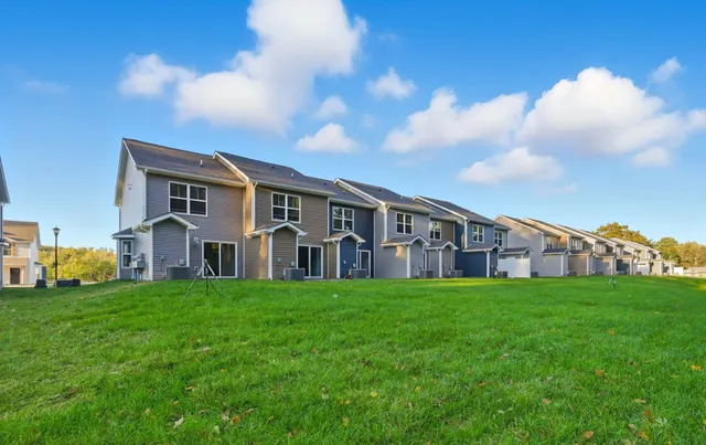 $215,900 | 129 Quarry Point Drive, Unit C129, Clarksville, TN 37043