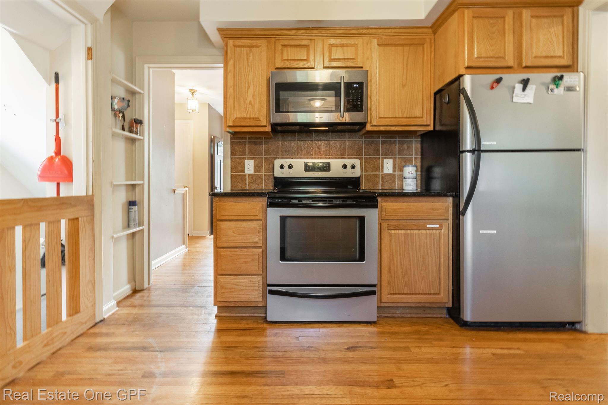 1638 Bournemouth Road Grosse Pointe, MI 48236 - Photo 12 of 31 Gallery Image 12