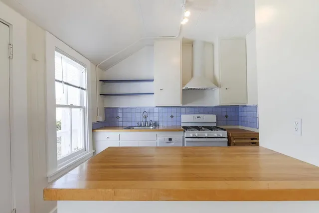 $3,300 | 2835 23rd Street, San Francisco, CA 94110