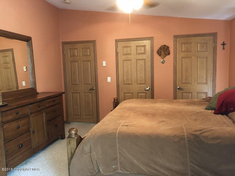 108 Ruth Drive Cresco, PA 18326 - Photo 16 of 37 16 - Master BR