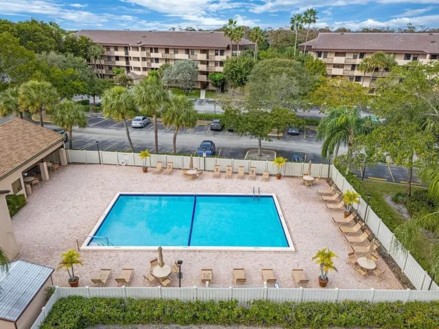 $2,400 | 2660 Carambola Circle North, Unit 302, Pompano Beach, FL 33066