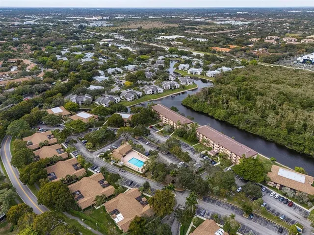 $2,400 | 2660 Carambola Circle North, Unit 302, Pompano Beach, FL 33066