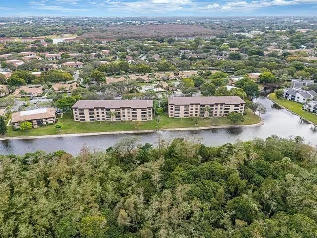 $2,400 | 2660 Carambola Circle North, Unit 302, Pompano Beach, FL 33066