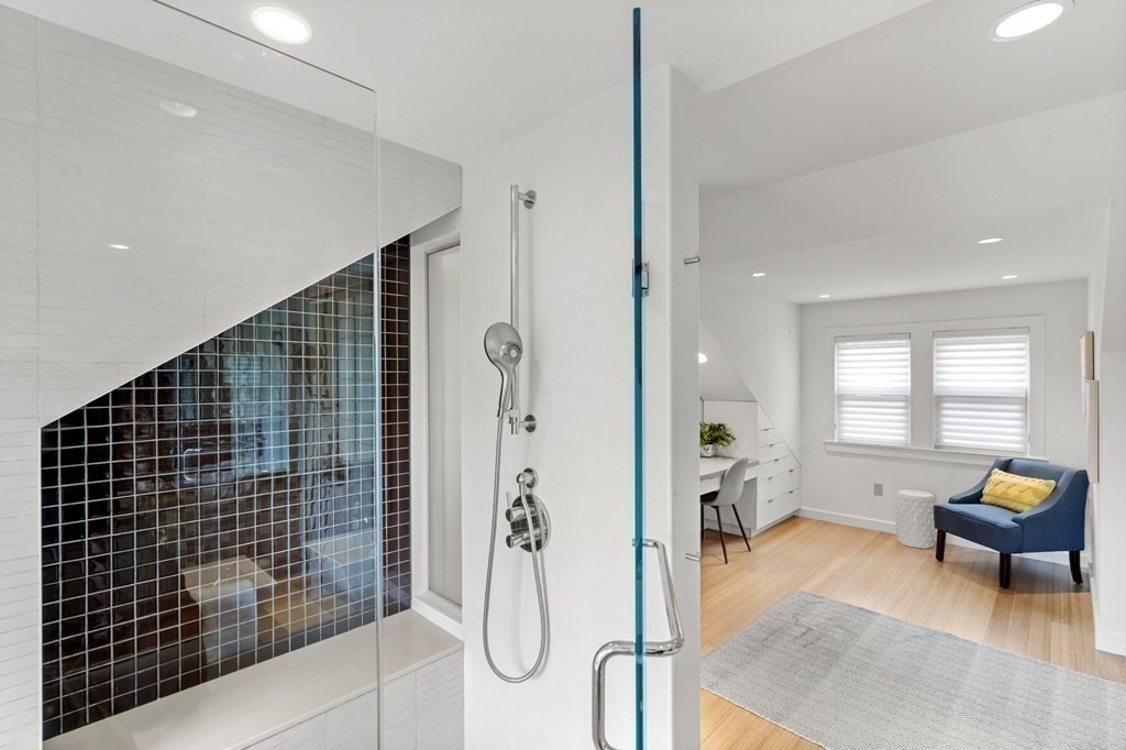 46 Gardner Road, Unit 2 Brookline, MA 02445 - Photo 34 of 38 a living room with furniture