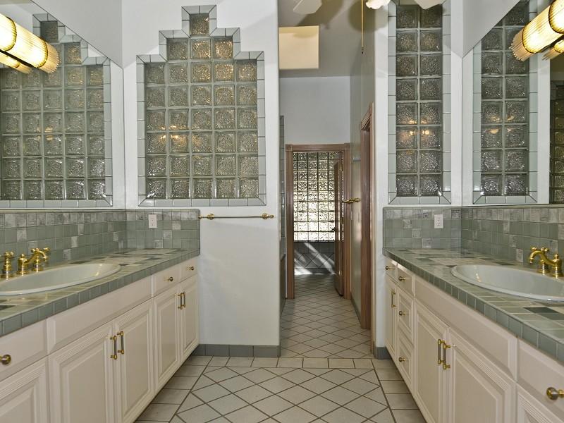 6230 East Horseshoe Road Paradise Valley, AZ 85253 - Photo 19 of 26 MASTER BATH
