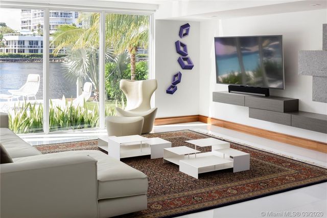 $8,118,700 | 429 Centre Island, Golden Beach, FL 33160