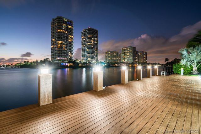 $8,118,700 | 429 Centre Island, Golden Beach, FL 33160