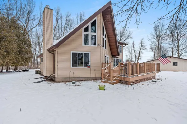 $334,900 | 129 West Wallrich Road, Cecil, WI 54111