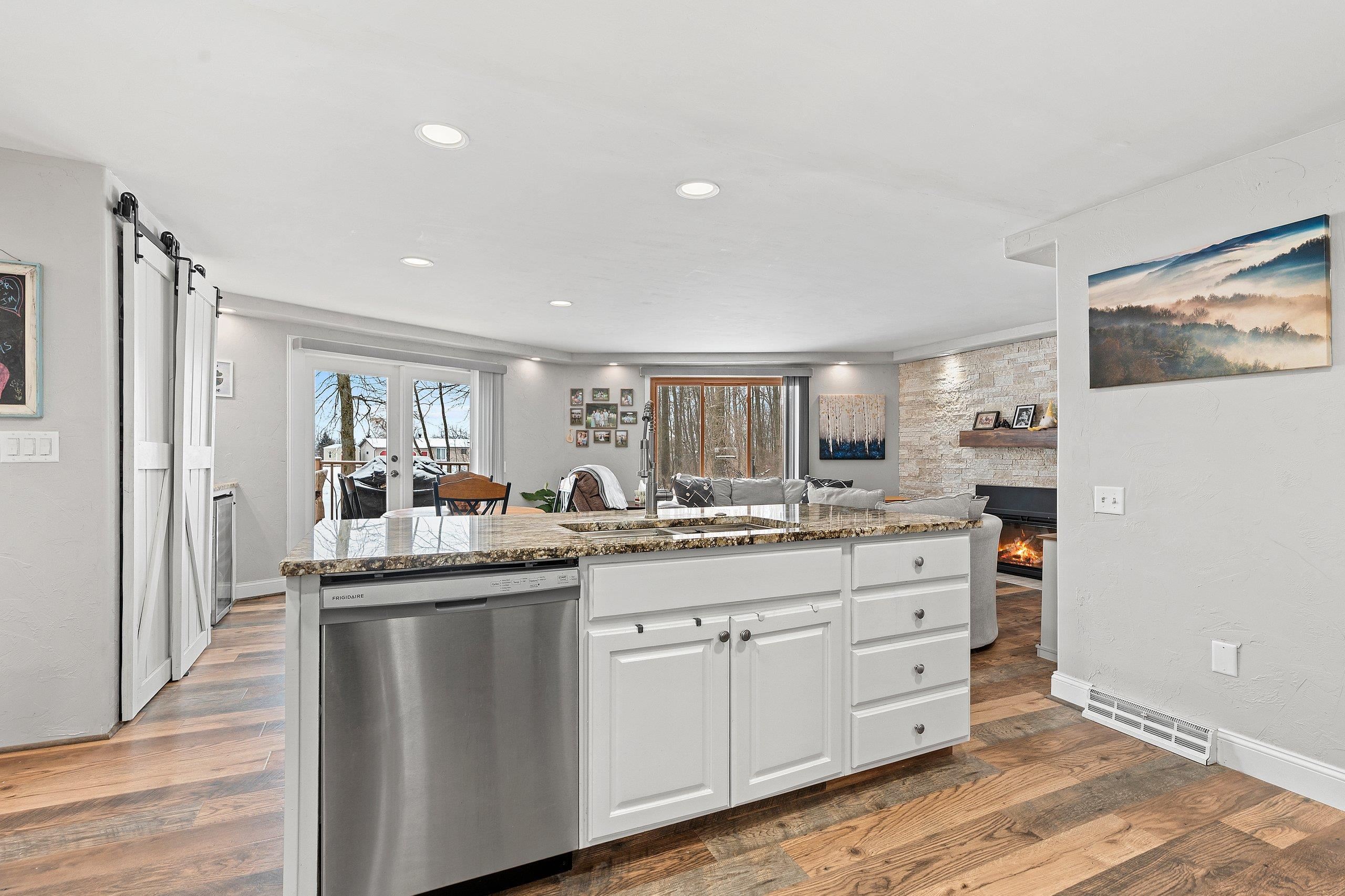 129 West Wallrich Road Cecil, WI 54111 - Photo 6 of 67