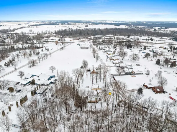 $334,900 | 129 West Wallrich Road, Cecil, WI 54111