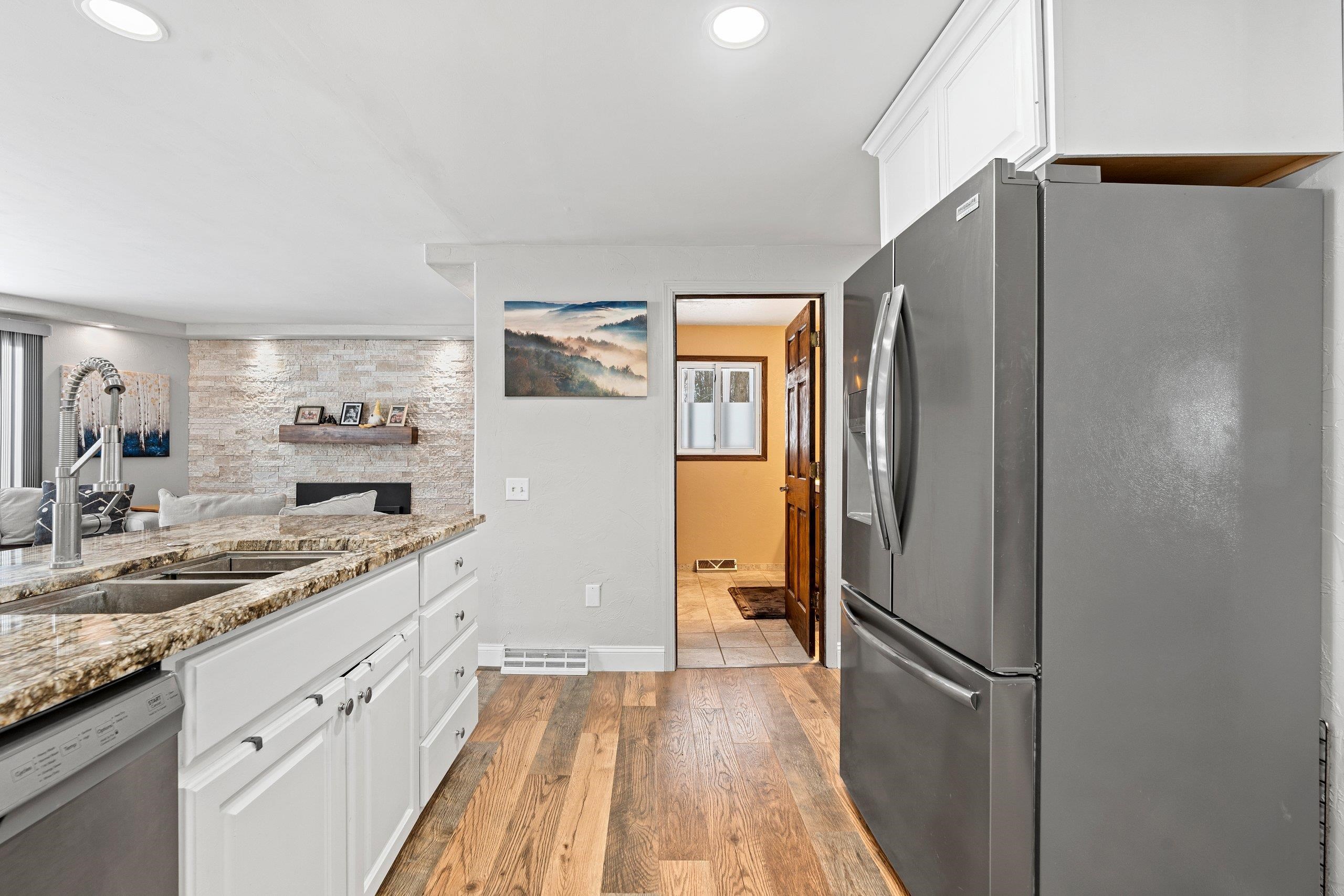 129 West Wallrich Road Cecil, WI 54111 - Photo 7 of 67