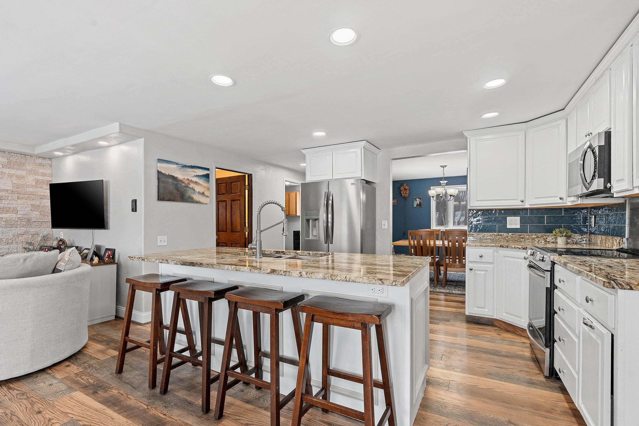 129 West Wallrich Road Cecil, WI 54111 - Photo 8 of 67