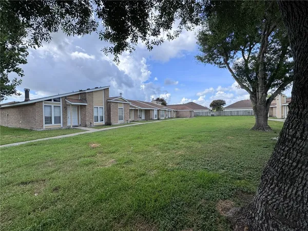$1,250 | 4901 Delwood Street, Unit A4, Corpus Christi, TX 78413