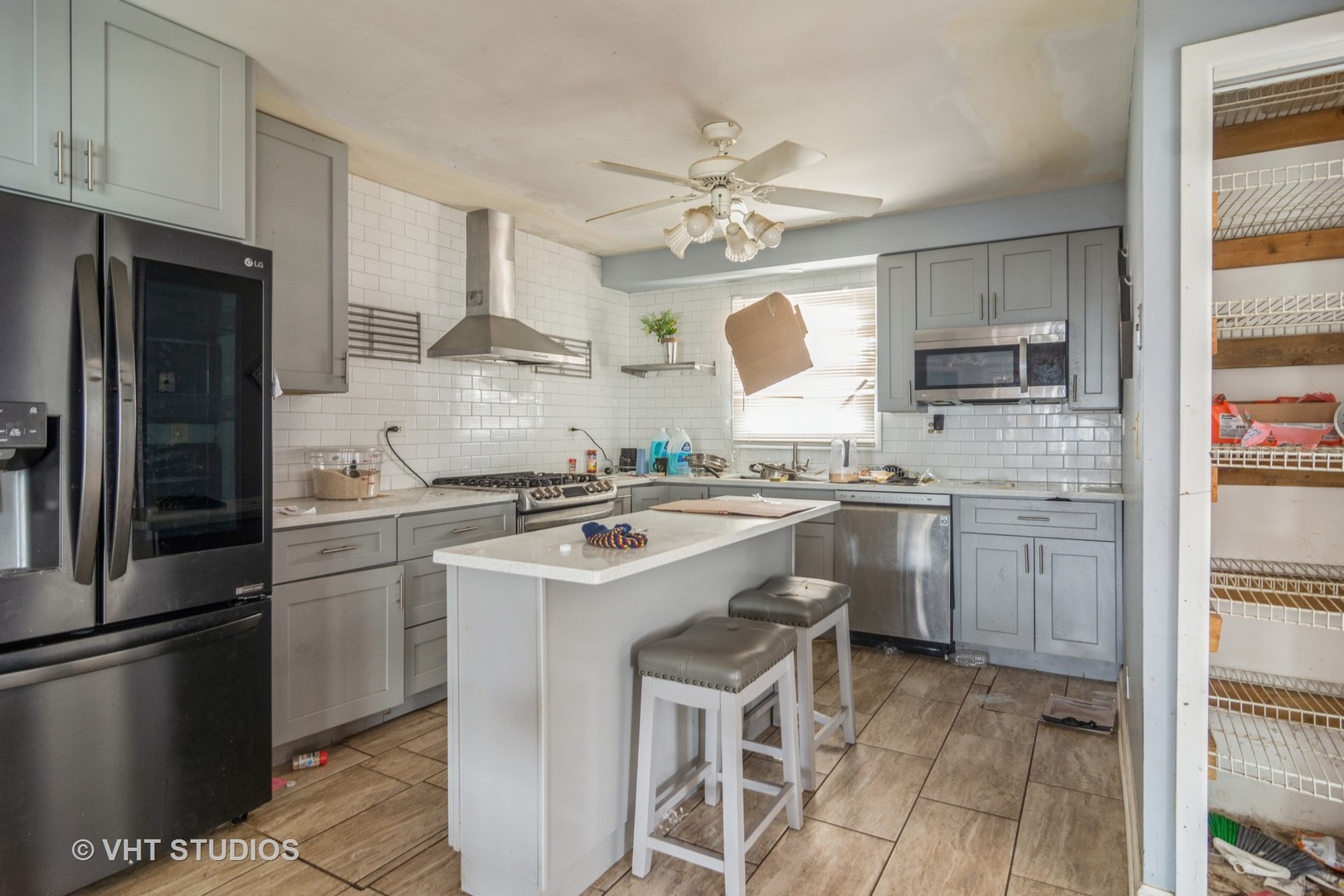 426 Argyll Lane Schaumburg, IL 60169 - Photo 3 of 28