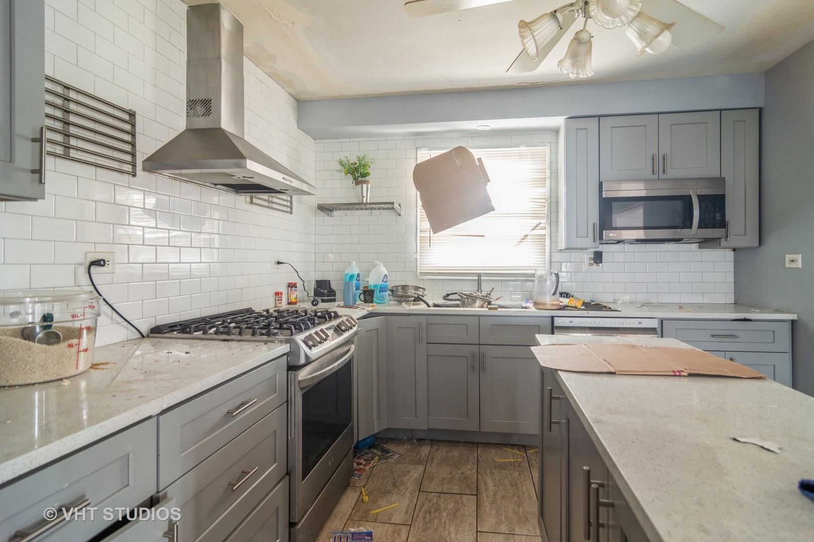 426 Argyll Lane Schaumburg, IL 60169 - Photo 4 of 28