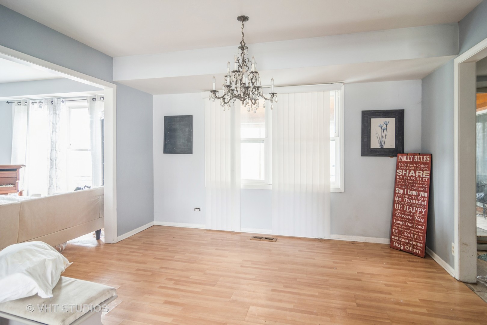 426 Argyll Lane Schaumburg, IL 60169 - Photo 5 of 28