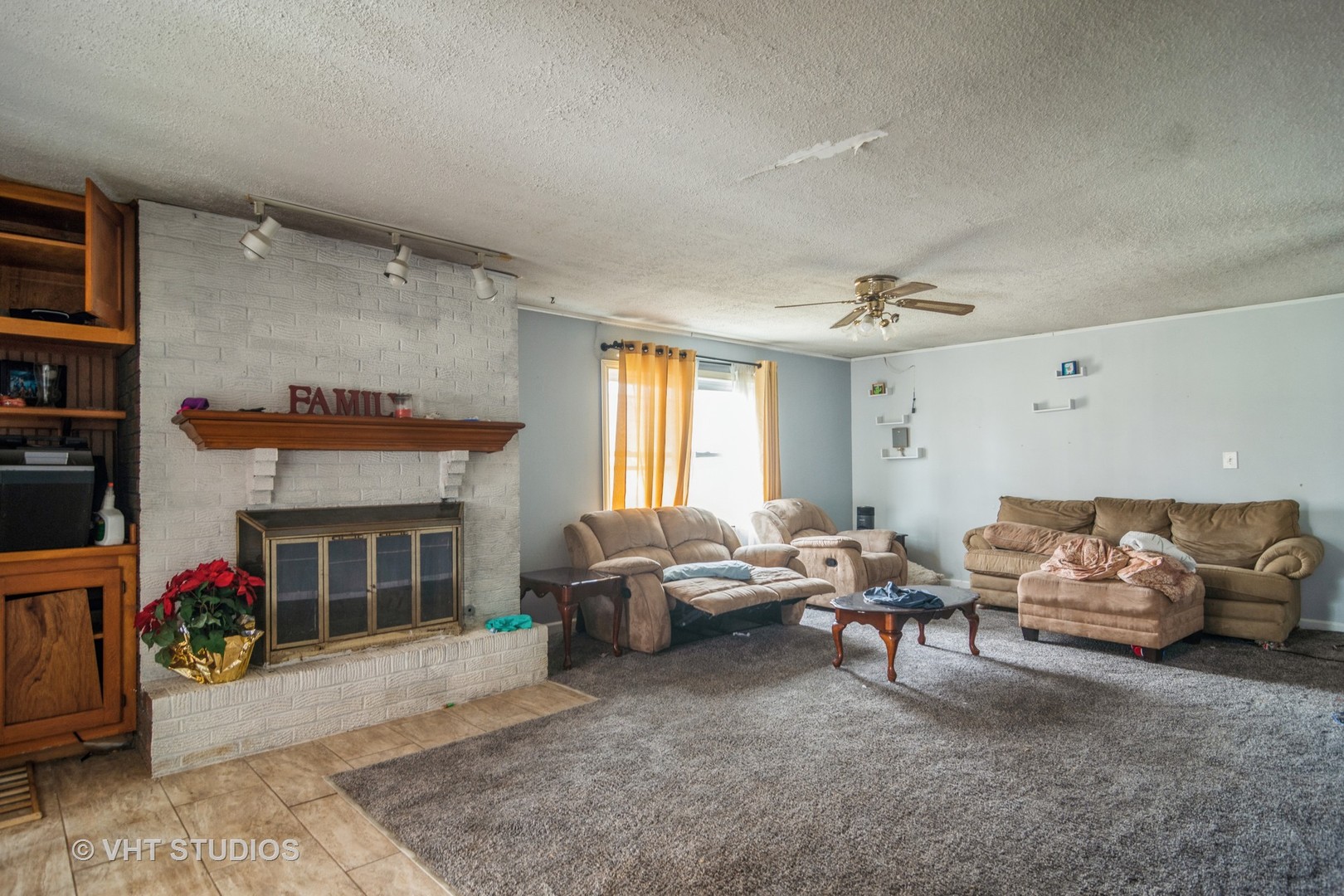 426 Argyll Lane Schaumburg, IL 60169 - Photo 7 of 28