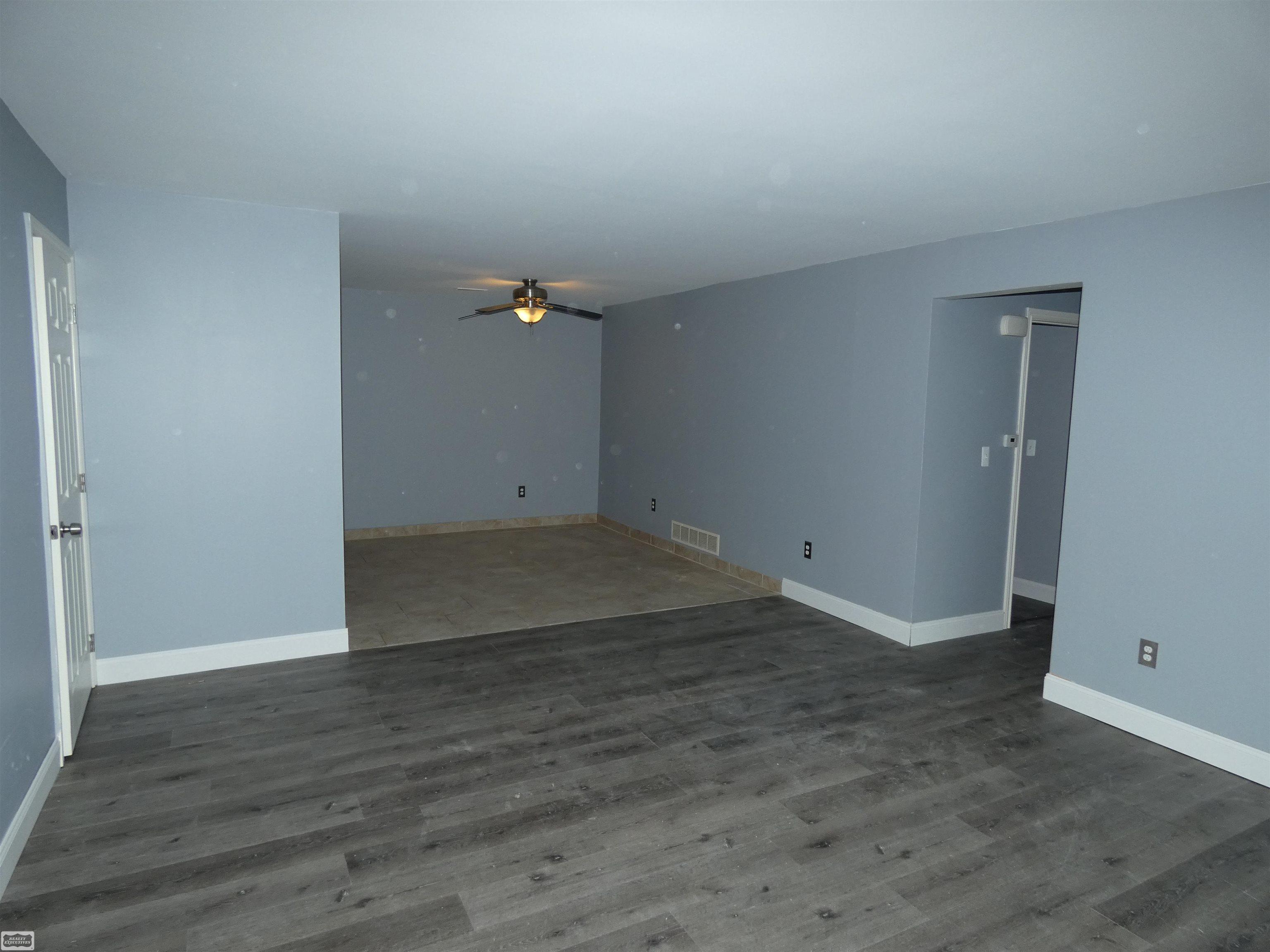 23632 Cottrell Clinton Township, MI 48035 - Photo 7 of 12