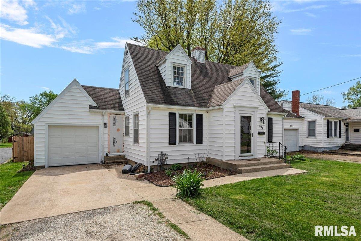 931 Edgehill Road Jacksonville, IL 62650 - Photo 2 of 37 Gallery Image 2