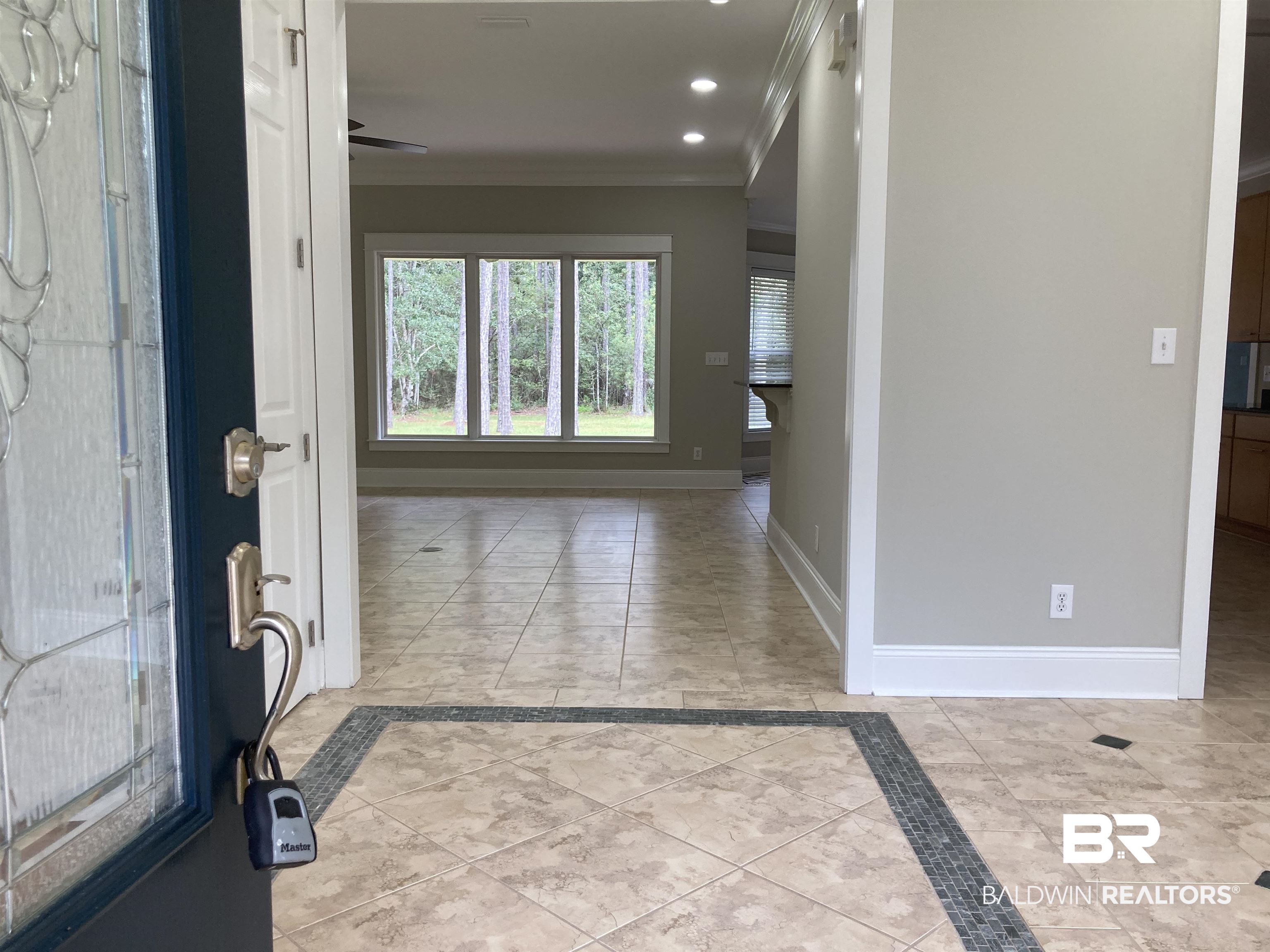 8954 Bay Point Drive Elberta, AL 36530 - Photo 2 of 13 Foyer