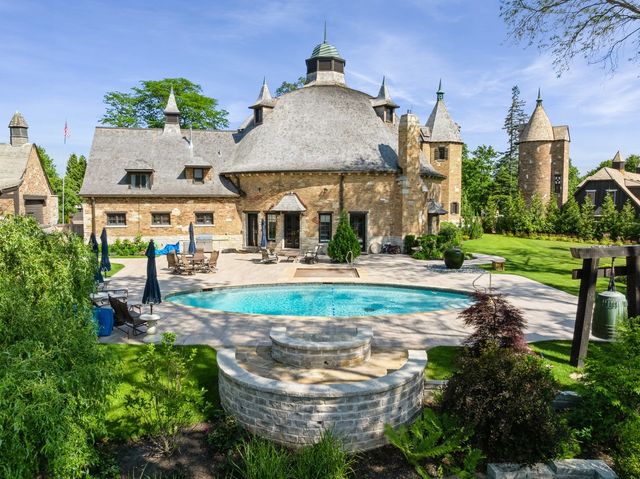 $3,280,000 | 570 Hathaway Circle, Lake Forest, IL 60045