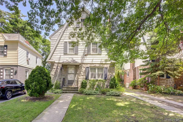 $1,288,000 | 53-39 Bell Boulevard | Bayside