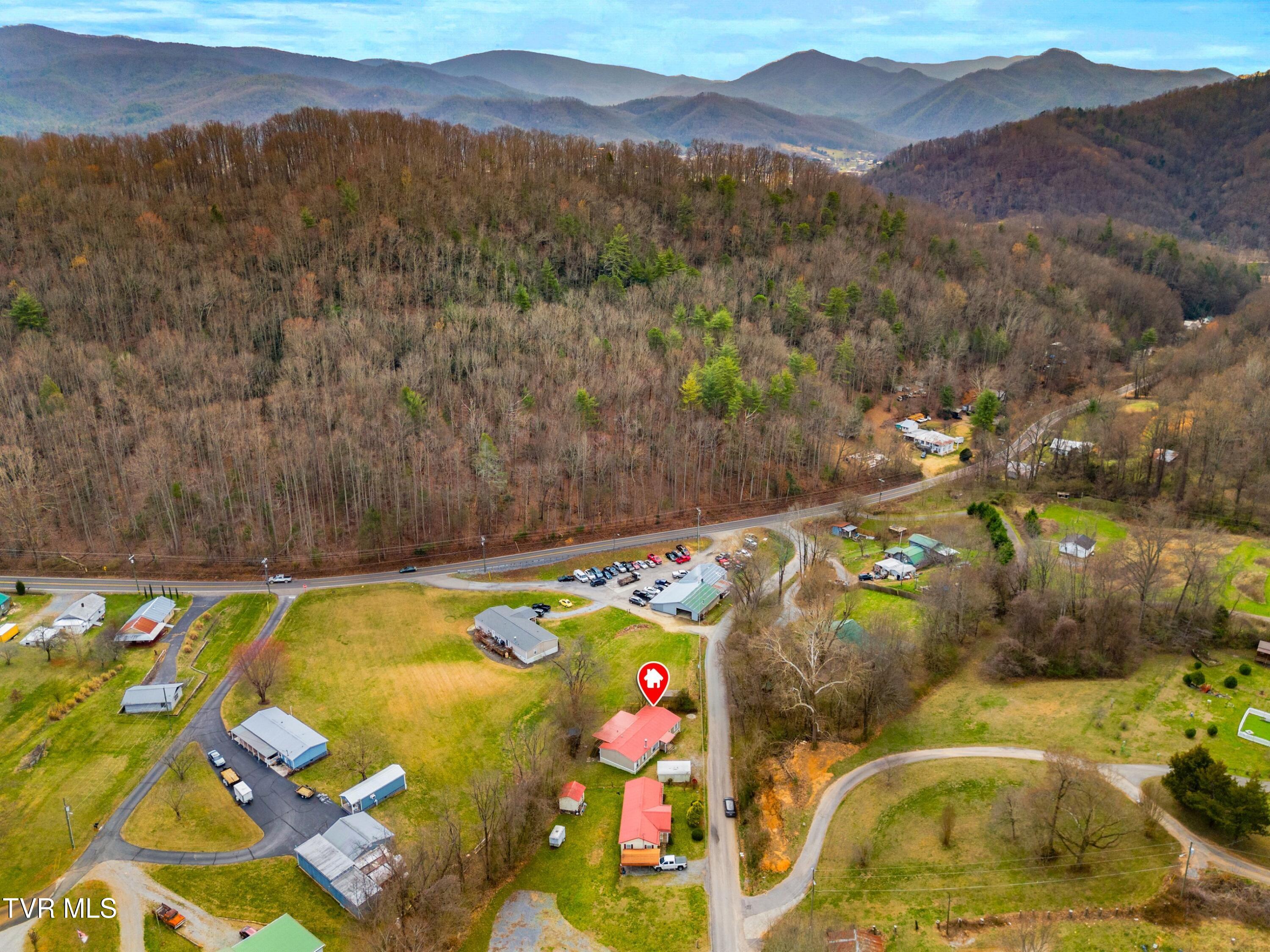 108 Canah Hollow Road Erwin, TN 37650 - Photo 39 of 42 039-108CanahHollowRoad-Erwin-TN-37650-SM