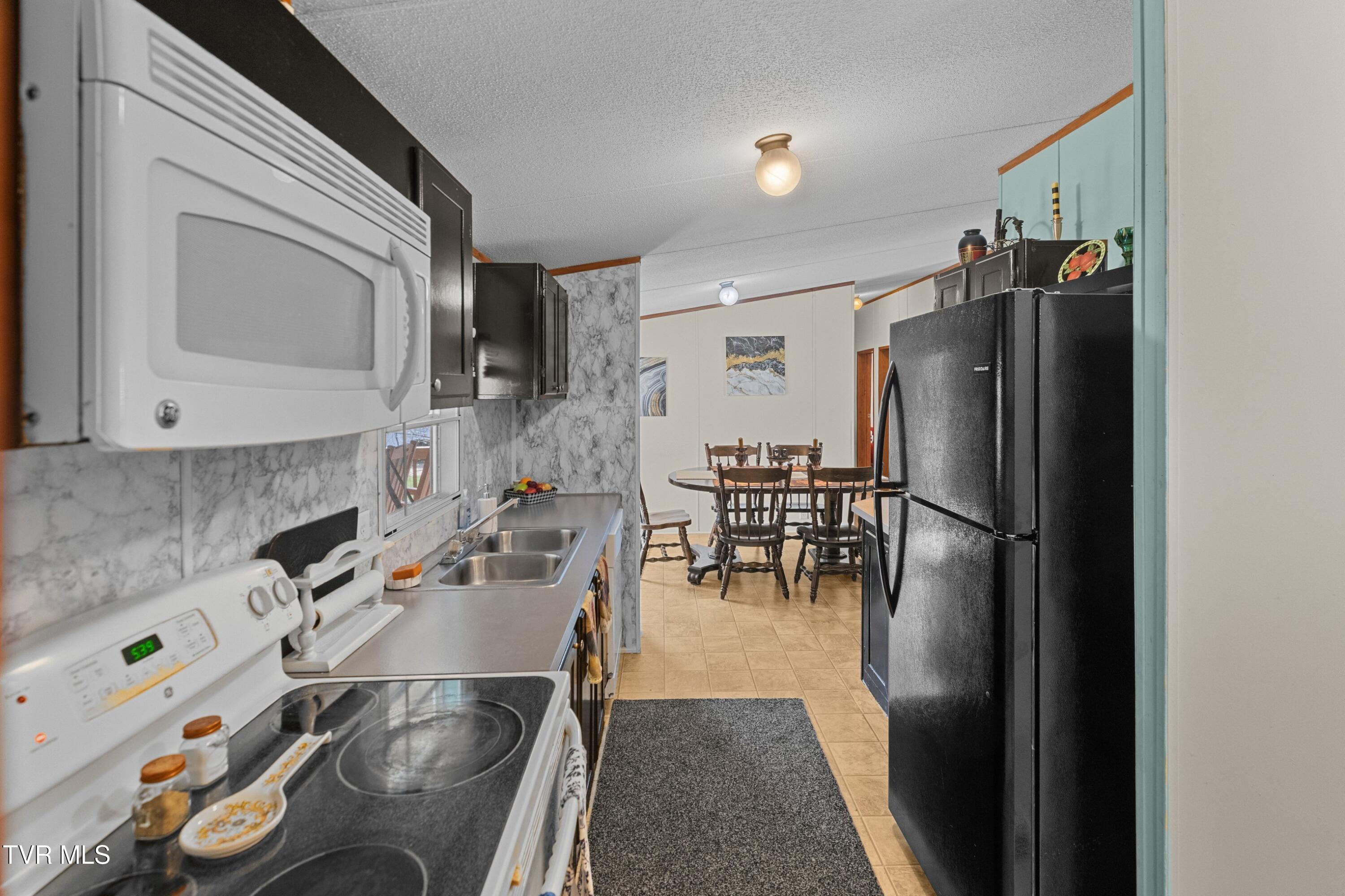 108 Canah Hollow Road Erwin, TN 37650 - Photo 9 of 42 010-108CanahHollowRoad-Erwin-TN-37650-SM