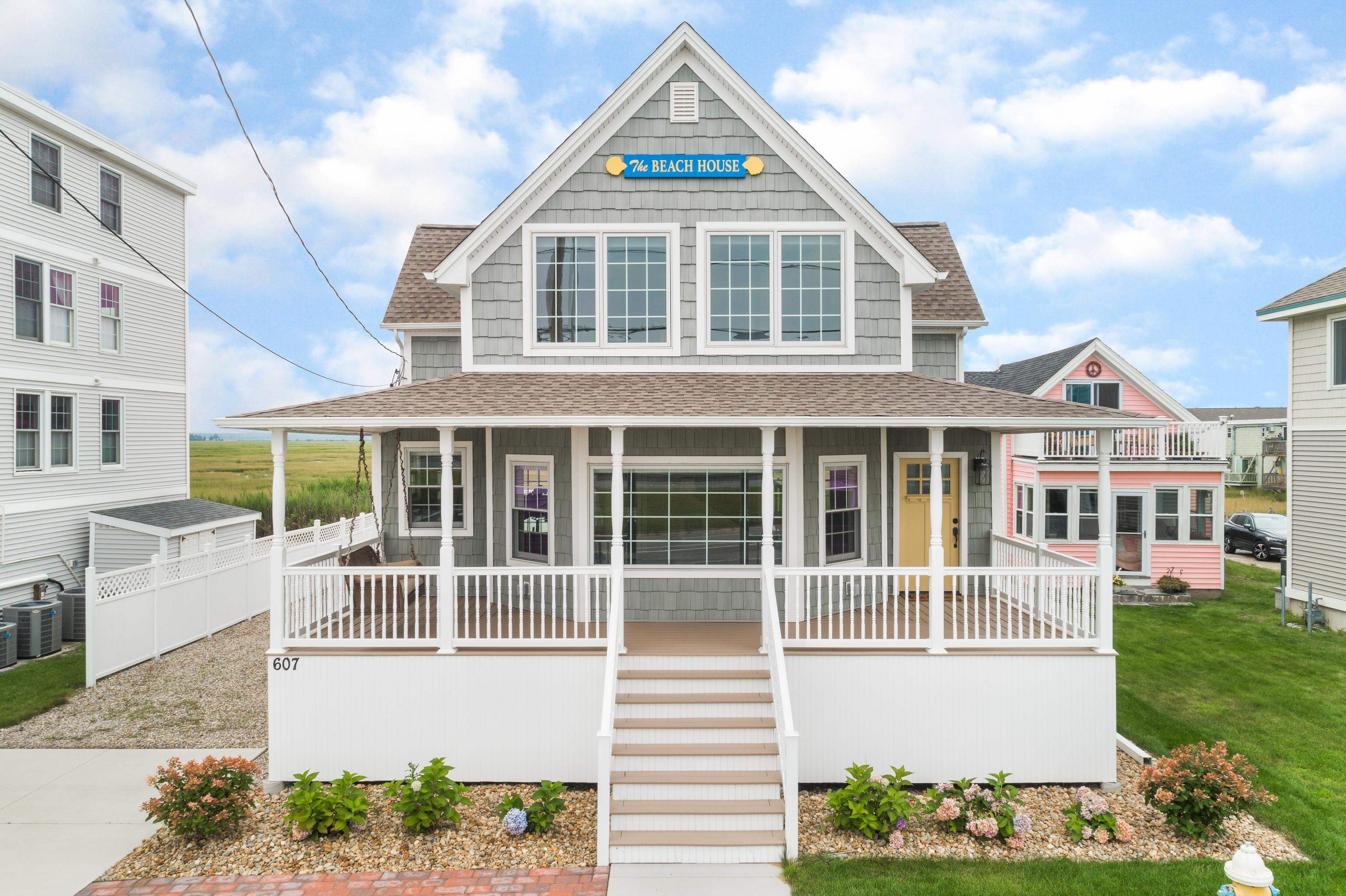 607 Ocean Boulevard Hampton, NH 03842 - Photo 2 of 40
