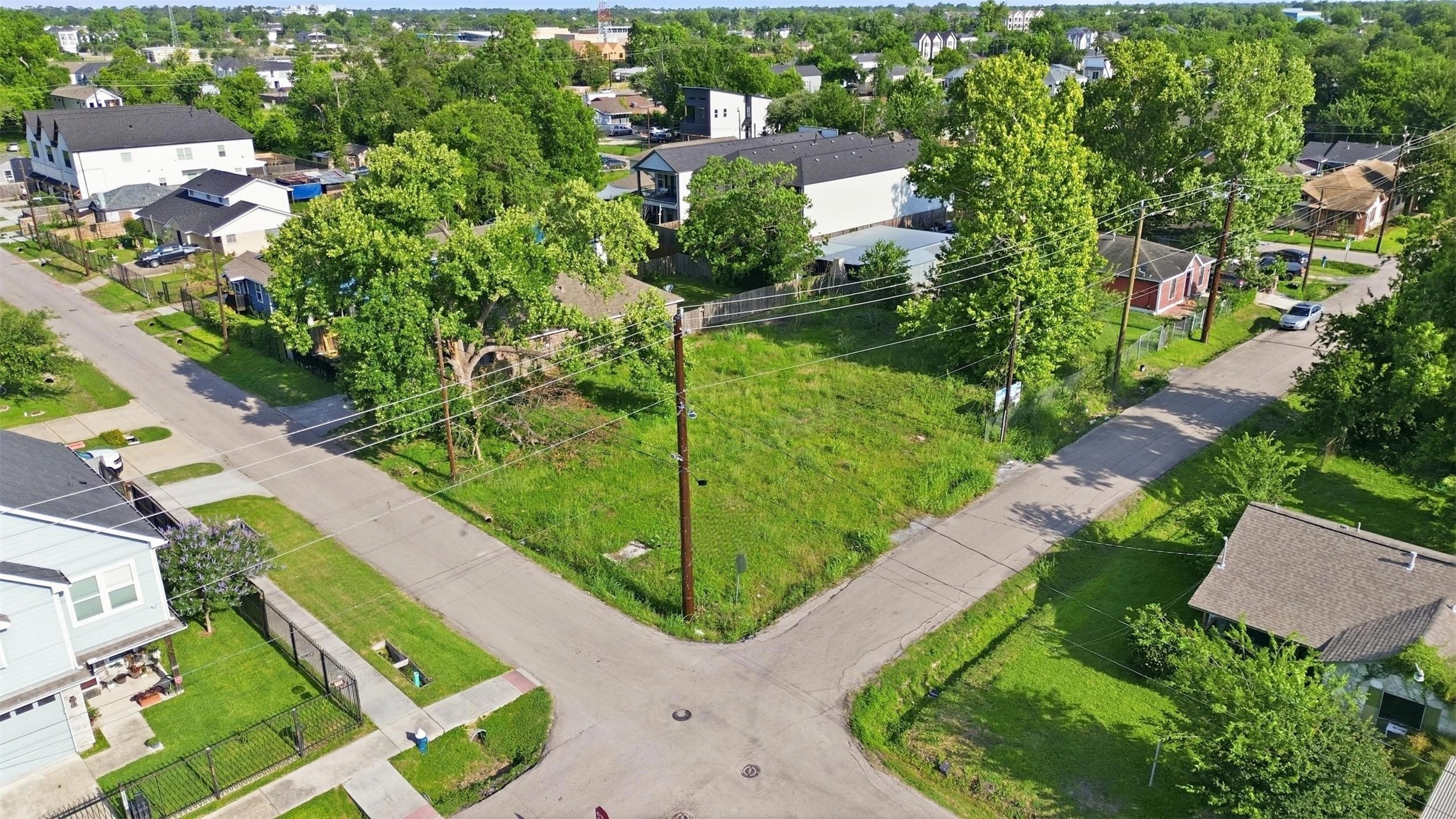523 East 39th Street Houston, TX 77022 - Photo 10 of 11