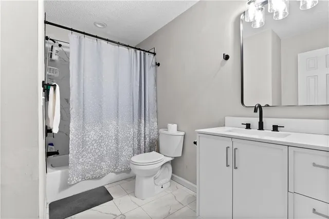 $289,900 | 13205 Overhill Road, Grandview, MO 64030