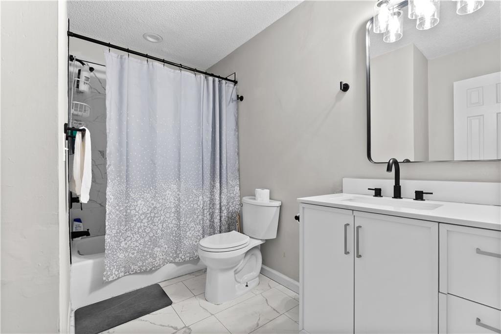 13205 Overhill Road Grandview, MO 64030 - Photo 16 of 22