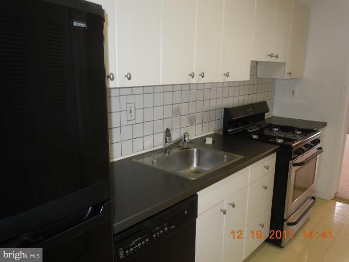 4141 North Henderson Road, Unit 822 Arlington, VA 22203 - Photo 5 of 15 Kitchen
