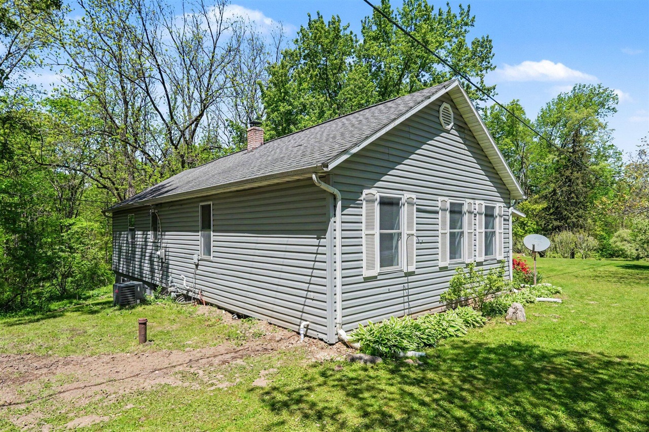 310 South Philip Road Niles, MI 49120 - Photo 6 of 32