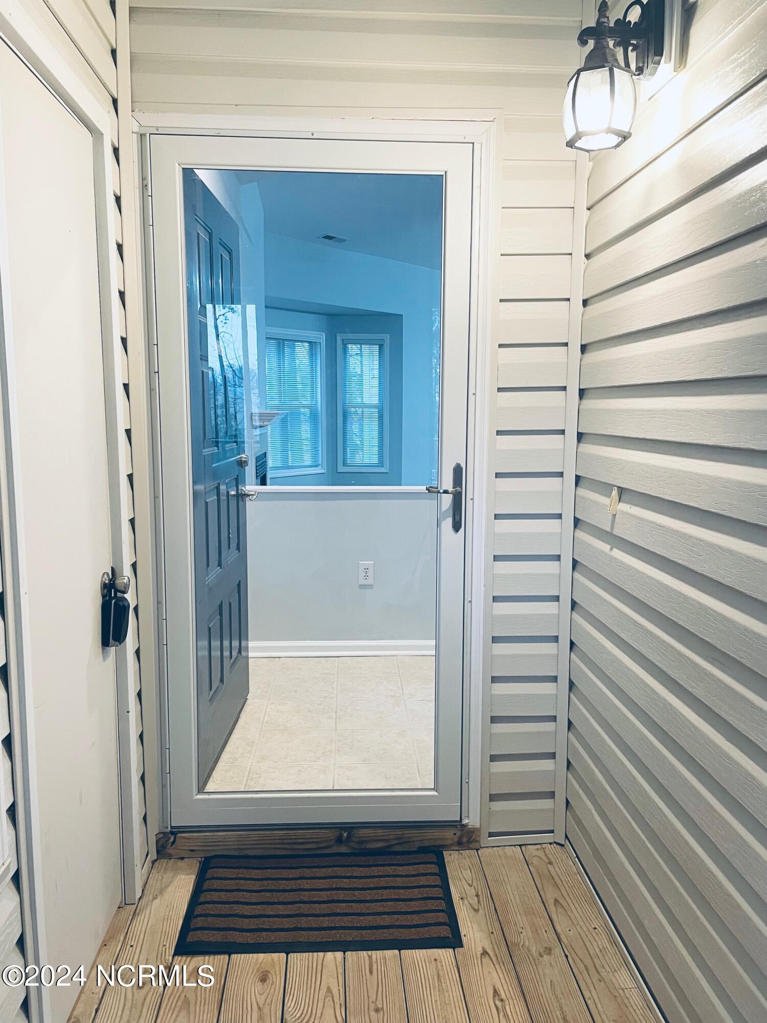 1129 Turtle Creek Road, Unit G Greenville, NC 27858 - Photo 2 of 19 IMG_7631