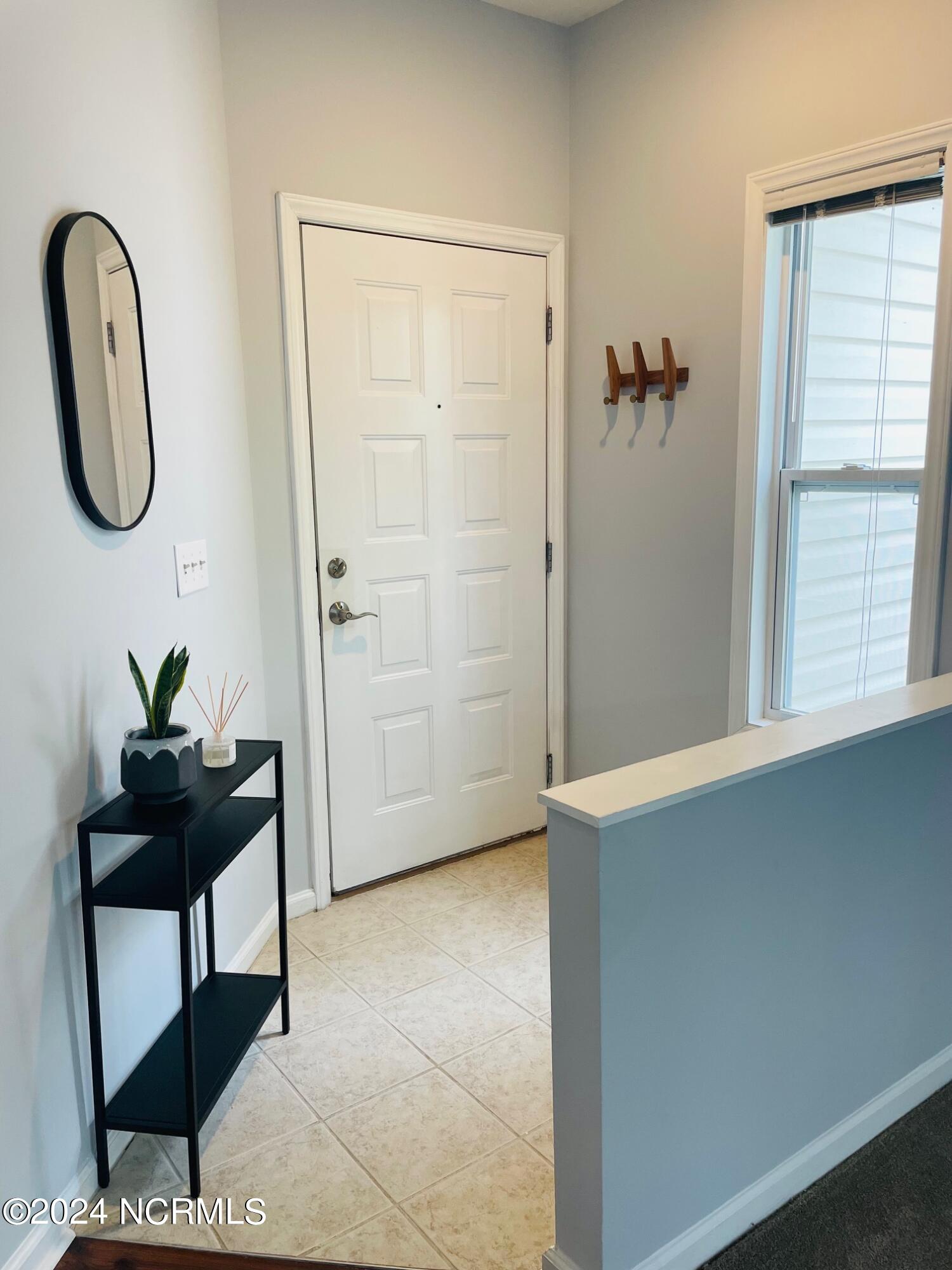 1129 Turtle Creek Road, Unit G Greenville, NC 27858 - Photo 3 of 19 IMG_8401