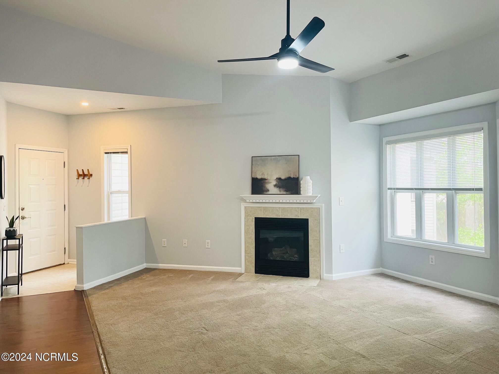 1129 Turtle Creek Road, Unit G Greenville, NC 27858 - Photo 4 of 19 IMG_8400