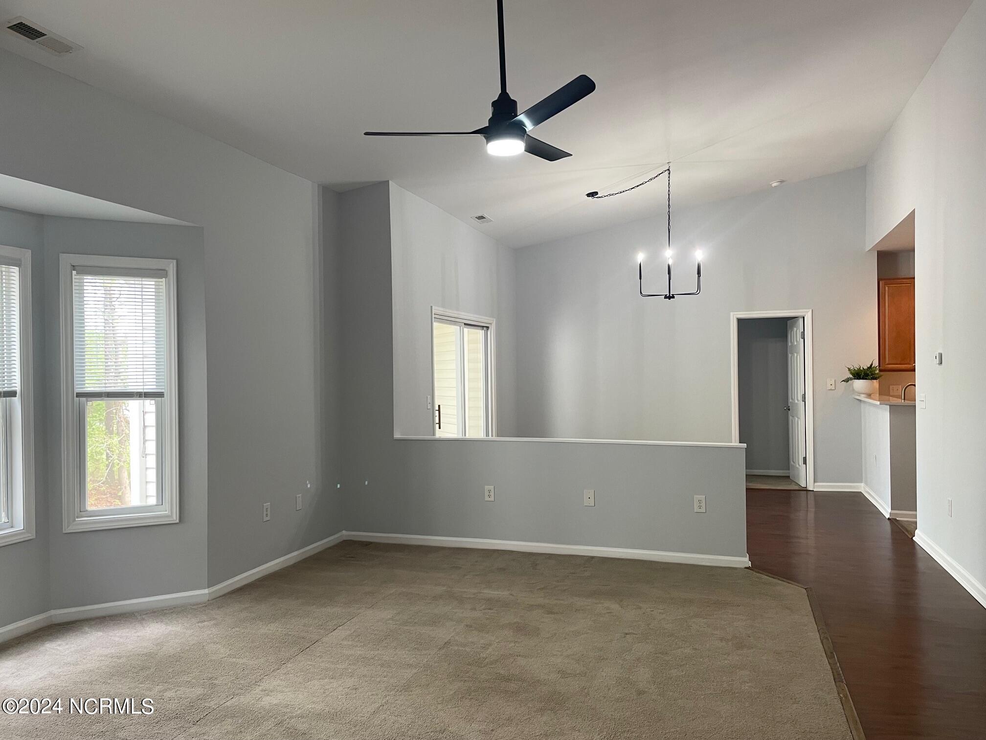 1129 Turtle Creek Road, Unit G Greenville, NC 27858 - Photo 5 of 19 IMG_8404