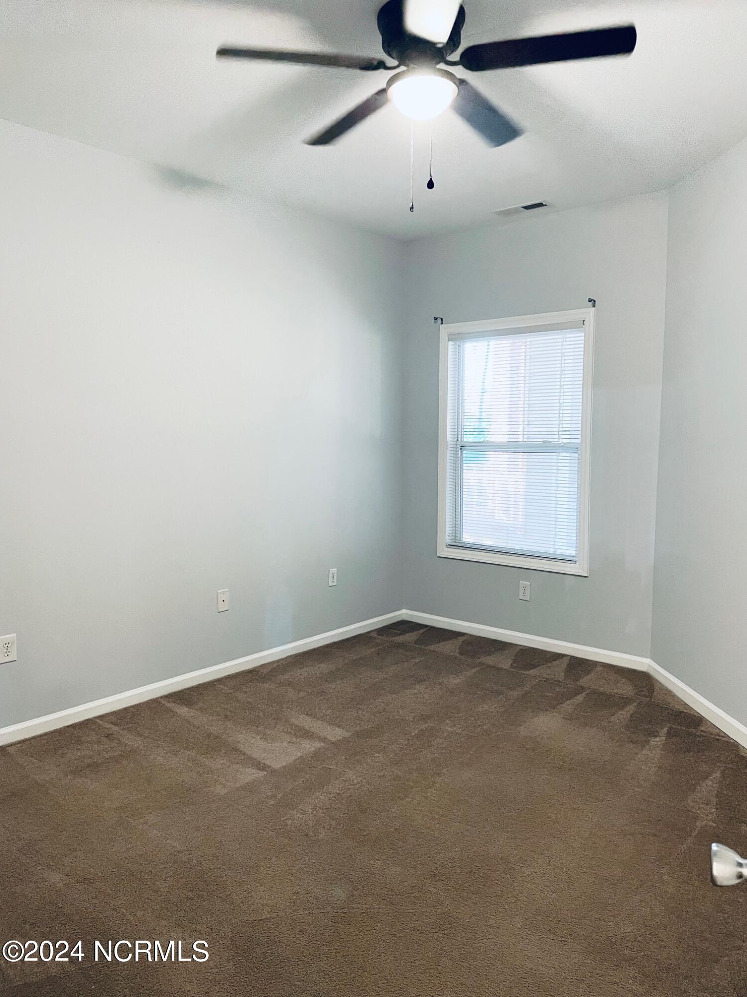 1129 Turtle Creek Road, Unit G Greenville, NC 27858 - Photo 8 of 19 IMG_7545