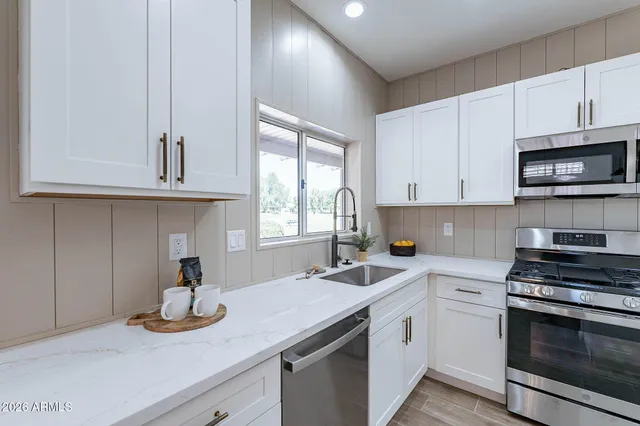 $2,600 | 22408 North Las Vegas Drive, Sun City West, AZ 85375